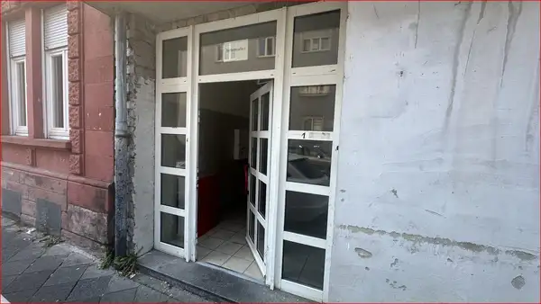 *** Sanierungsbedürftiges MFH mit starker Rendite ***