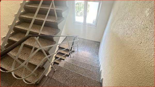 Treppenhaus  - Mehrfamilienhaus in 67063 Ludwigshafen mit 850m² kaufen