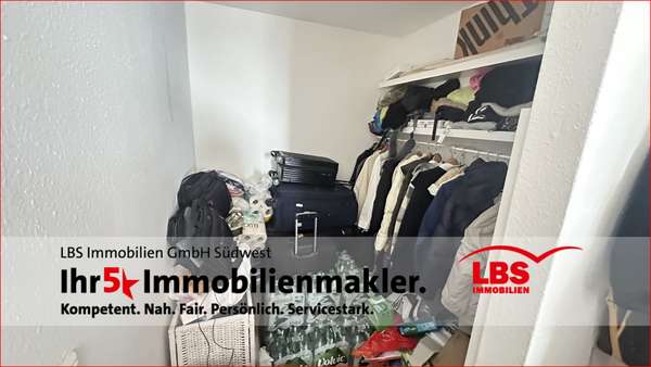Abstellraum/Kleiderschrank Abstellraum/Kleiderschrank - Etagenwohnung in 67059 Ludwigshafen mit 38m² kaufen