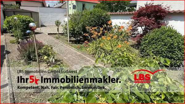 Ihr Neues Zuhause
Freistehendes EFH mit Garten und Garage in schöner Wohnlage
