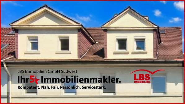 Dachgeschoss mit Gauben Dachgeschoss mit Gauben - Mehrfamilienhaus in 69469 Weinheim mit 210m² kaufen