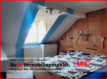 Schlafzimmer - Dachgeschosswohnung in 67098 Bad Dürkheim mit 73m² kaufen