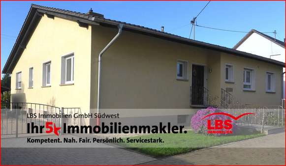 Straßenansicht - Bungalow in 67280 Ebertsheim mit 149m² kaufen