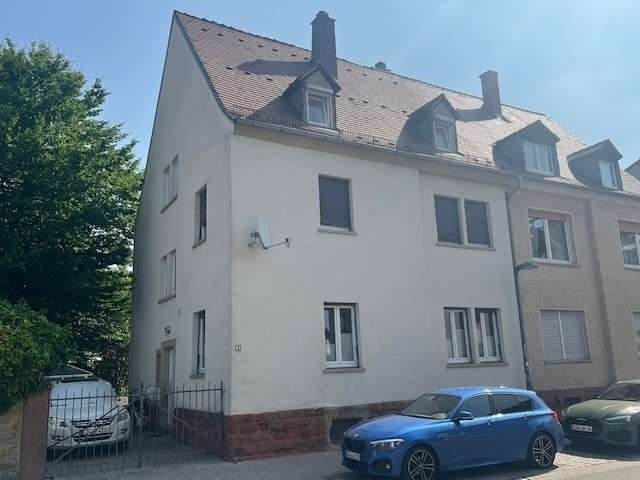 Ansicht mit Hof und Stellplatz Ansicht mit Hof und Stellplatz - Mehrfamilienhaus in 76829 Landau mit 205m² kaufen