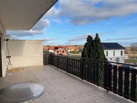 Terrasse mit Blick nach Südost - Zweifamilienhaus in 76889 Pleisweiler-Oberhofen mit 250m² kaufen