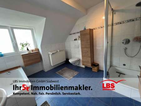 Badezimmer - Dachgeschosswohnung in 67547 Worms, Innenstadt mit 72m² kaufen