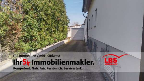 Zufahrt - Rampe - Halle in 68623 Lampertheim mit 1100m² mieten