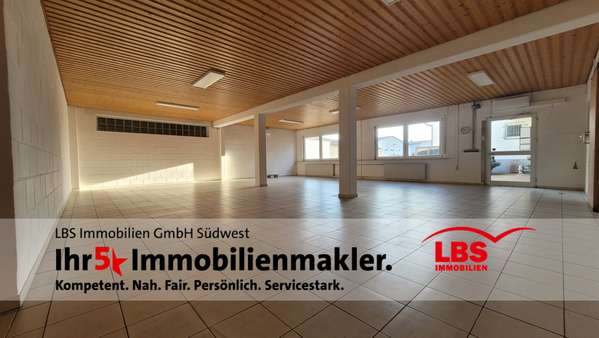 Verkaufsraum / Büro - Halle in 68623 Lampertheim mit 1100m² mieten
