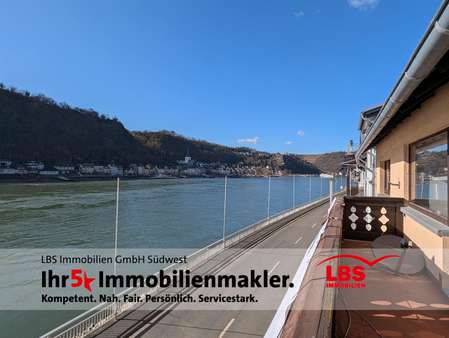 Blick vom Balkon - Einfamilienhaus in 56346 St. Goarshausen mit 163m² kaufen