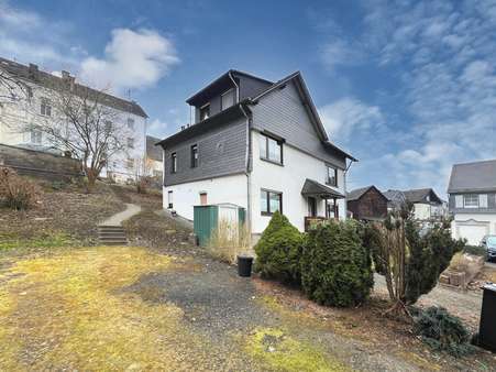 Seitenansicht - Zweifamilienhaus in 57548 Kirchen mit 197m² kaufen