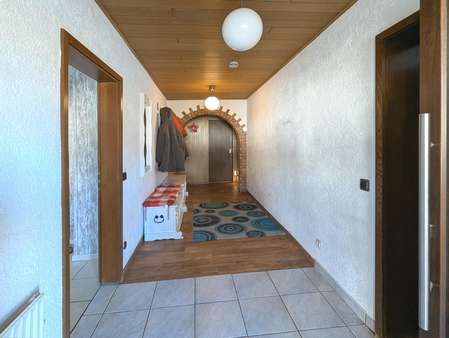 Flur in WG 2 - Zweifamilienhaus in 57548 Kirchen mit 197m² kaufen