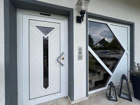 Eingang Eingang - Dachgeschosswohnung in 56179 Vallendar mit 115m² kaufen