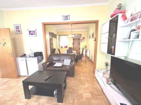 Wohnzimmer .. - Reihenendhaus in 56626 Andernach mit 125m² als Kapitalanlage kaufen