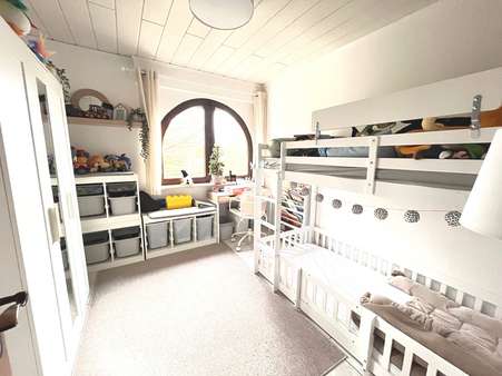 Schlafzimmer - Etagenwohnung in 56645 Nickenich mit 87m² kaufen
