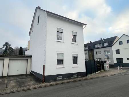 Aussenansicht - Einfamilienhaus in 56070 Koblenz mit 105m² kaufen