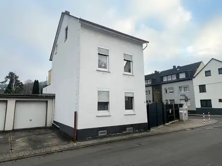 Seltene Gelegenheit in Koblenz-Neuendorf. EFH mit Garten und Baumöglichkeit!