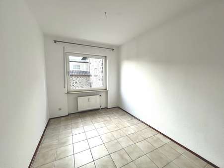 Schlafzimmer - Etagenwohnung in 56626 Andernach mit 92m² kaufen