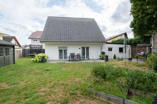 Rückansicht - Einfamilienhaus in 56575 Weißenthurm mit 124m² kaufen