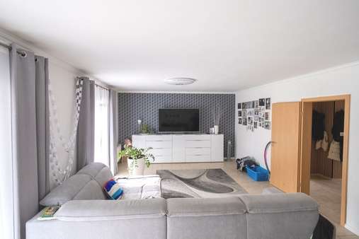 Wohnzimmer - Einfamilienhaus in 56575 Weißenthurm mit 124m² kaufen