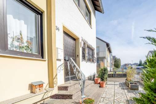 Hauseingang - Einfamilienhaus in 53474 Bad Neuenahr-Ahrweiler mit 156m² kaufen