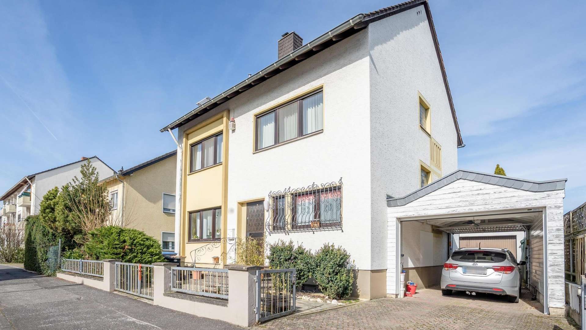 Seitenansicht - Einfamilienhaus in 53474 Bad Neuenahr-Ahrweiler mit 156m² kaufen