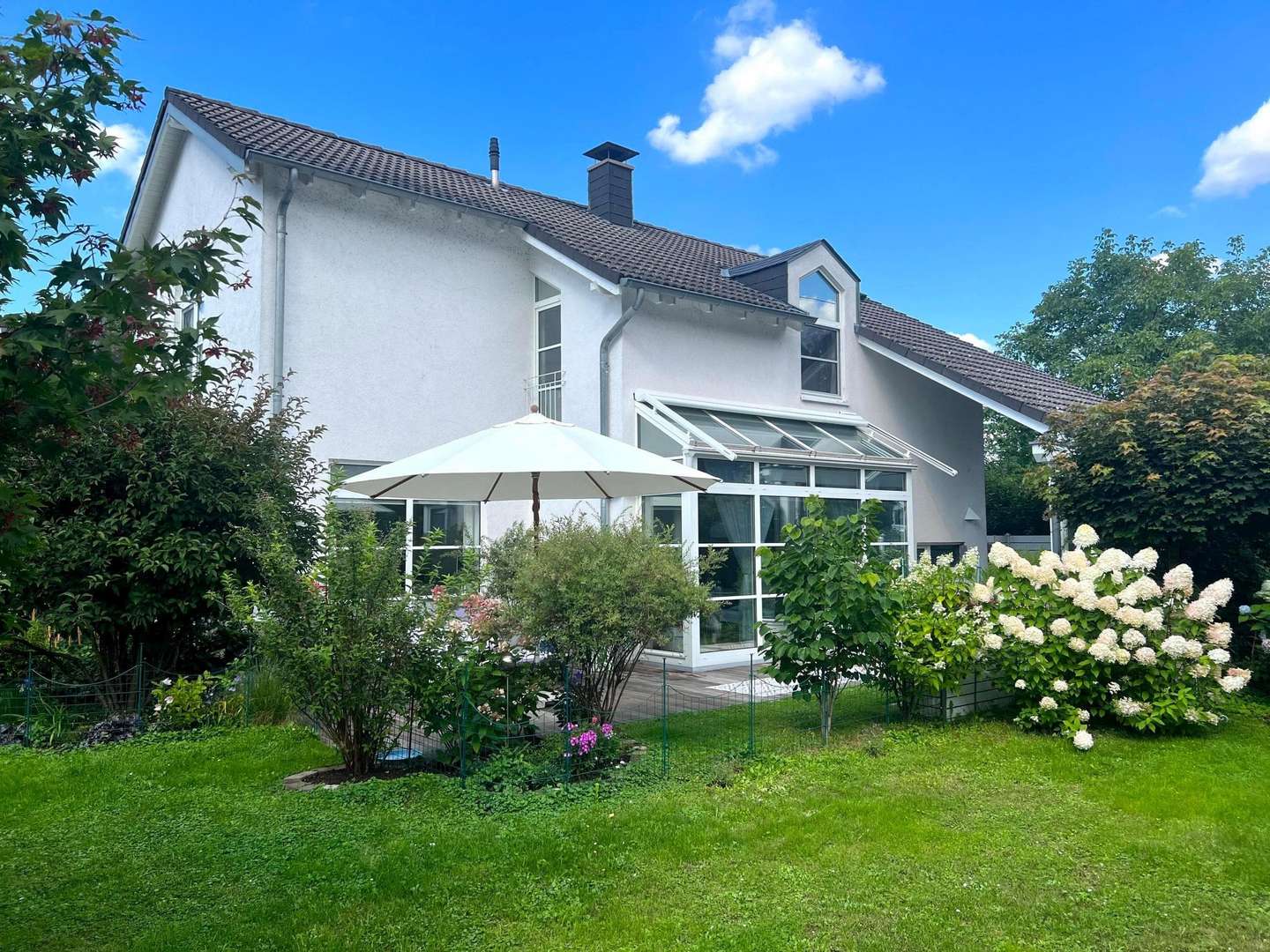 Seitenansicht - Einfamilienhaus in 53474 Bad Neuenahr-Ahrweiler mit 200m² kaufen