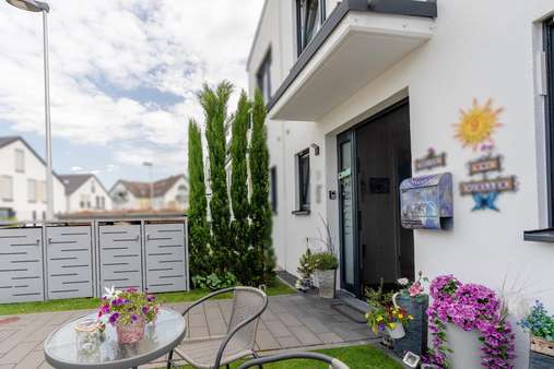 Vorgarten - Doppelhaushälfte in 53474 Bad Neuenahr-Ahrweiler mit 135m² kaufen