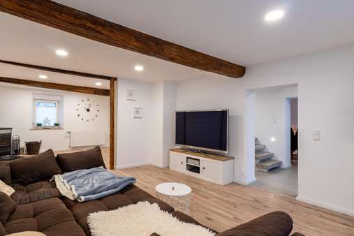 Wohnzimmer - Bauernhaus in 67753 Rothselberg mit 209m² kaufen