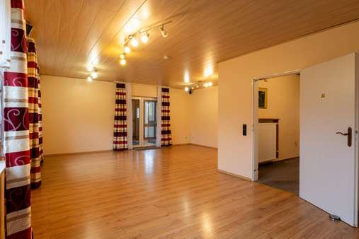 Wohnzimmer - Einfamilienhaus in 67746 Langweiler mit 165m² kaufen