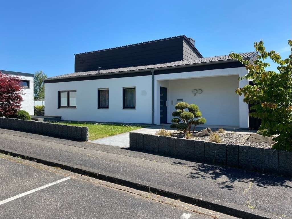 Einfamilienhaus in 66955 Pirmasens mit 198m² kaufen