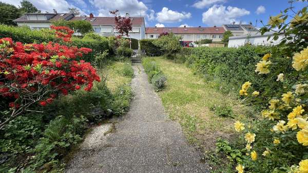 Zugang zum Haus - Reihenmittelhaus in 73207 Plochingen mit 121m² kaufen