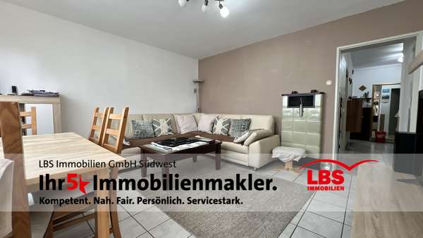 Wohn-Ess-Bereich Wohn-Ess-Bereich - Etagenwohnung in 73734 Esslingen mit 56m² kaufen