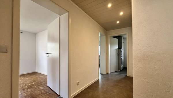 Blick in den Flur - Etagenwohnung in 72458 Albstadt mit 76m² mieten