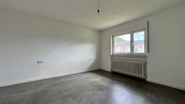 Schlafzimmer - Etagenwohnung in 72458 Albstadt mit 76m² mieten
