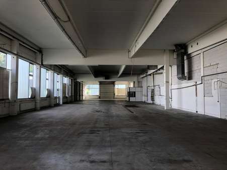 Innenansicht Halle 2 - Halle in 90530 Wendelstein mit 893m² mieten