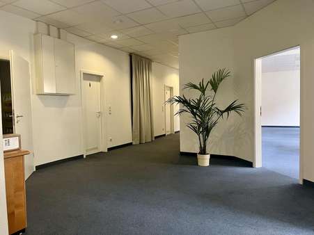 Empfangsbereich - Bürohaus in 90491 Nürnberg mit 0m² mieten