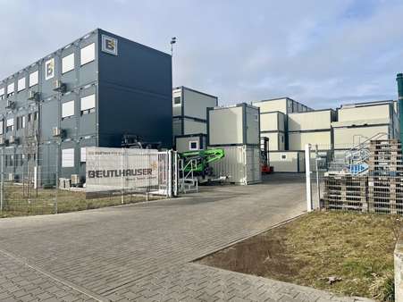 Zufahrt zum Grundstücksmieter - Zins in 90768 Fürth mit 0m² als Kapitalanlage kaufen