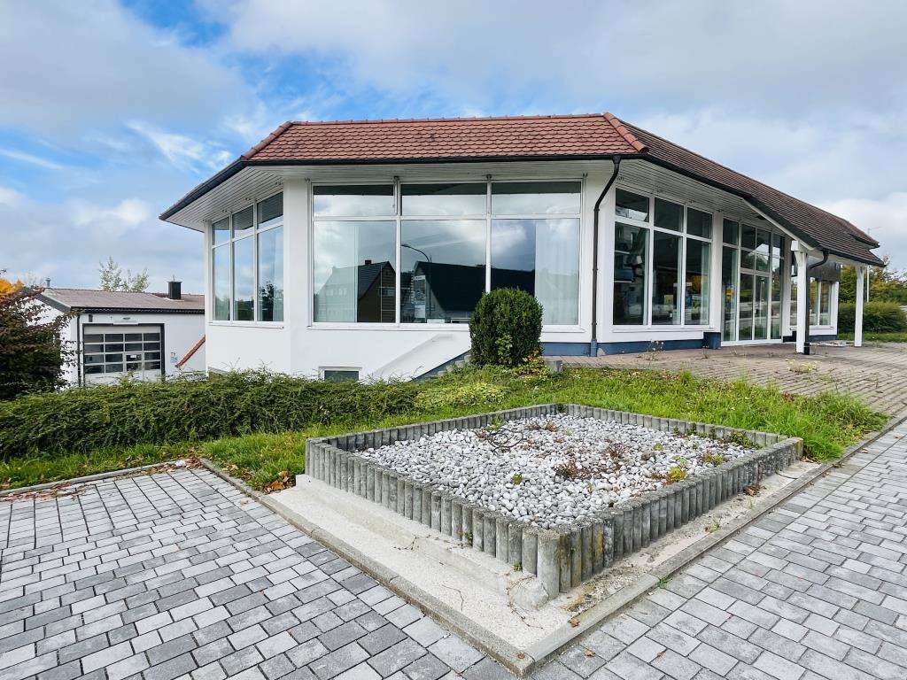 Ansicht Showroom Ansicht Showroom - Werkstatt in 91555 Feuchtwangen mit 121m² kaufen