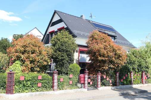 Hausansicht - Einfamilienhaus in 65439 Flörsheim mit 156m² kaufen