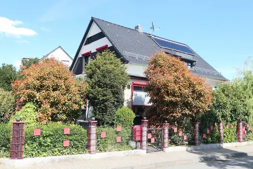 Freist. Einfamilienhaus, ruhige Lage, alter Charme mit modernen Elementen, Provisionsfrei für Käufer