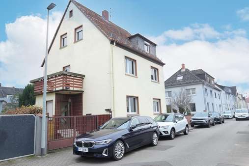 Hausansicht  - Einfamilienhaus in 65439 Flörsheim mit 138m² kaufen