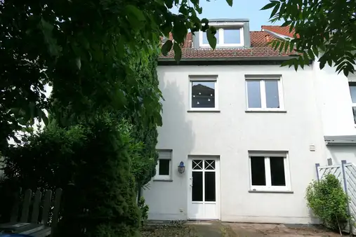 Reihenmittelhaus mit kleinem Garten und Garage in Flörsheim am Main