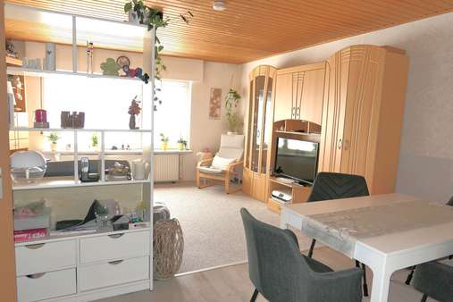 Wohnzimmer - Reihenmittelhaus in 65439 Flörsheim mit 79m² kaufen