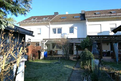 Hausansicht vom Garten aus - Reihenmittelhaus in 65439 Flörsheim mit 120m² kaufen