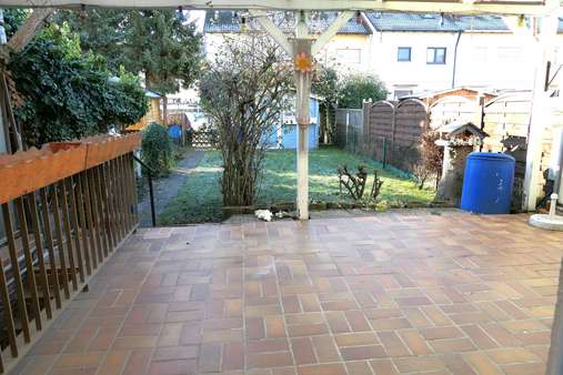 Terrasse - Reihenmittelhaus in 65439 Flörsheim mit 120m² kaufen