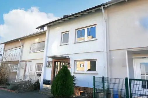Älteres Reihenmittelhaus in Flörsheim zum Renovieren, ruhige Lage