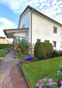 Hausansicht Hausansicht - Doppelhaushälfte in 65239 Hochheim mit 106m² kaufen