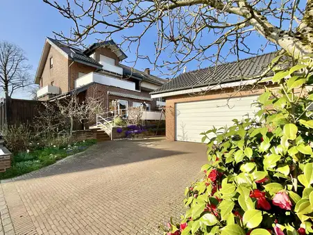 Großes Einfamilienhaus mit Potenzial für 3 Wohneinheiten in Kleve Materborn