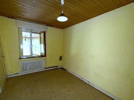 Zimmer im Erdgeschoss Zimmer im Erdgeschoss - Reiheneckhaus in 47441 Moers mit 176m² kaufen