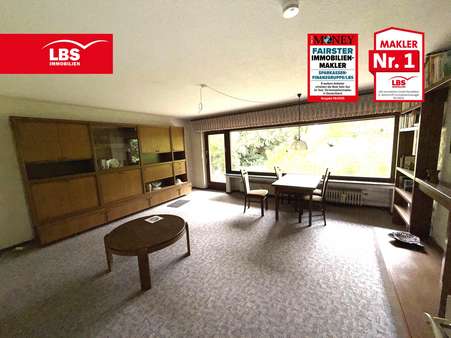 großes Wohnzimmer großes Wohnzimmer - Mehrfamilienhaus in 47441 Moers mit 202m² kaufen